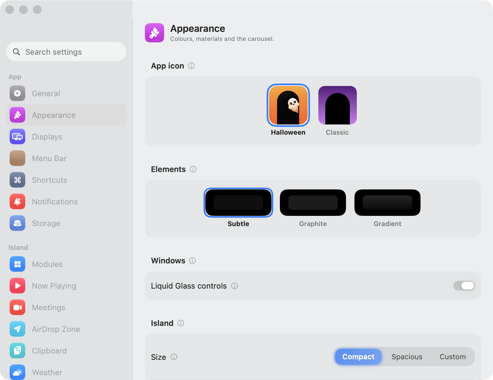 Settings, Appearance with the App icon choice at the top: the Halloween ghost selected beside the Classic purple icon