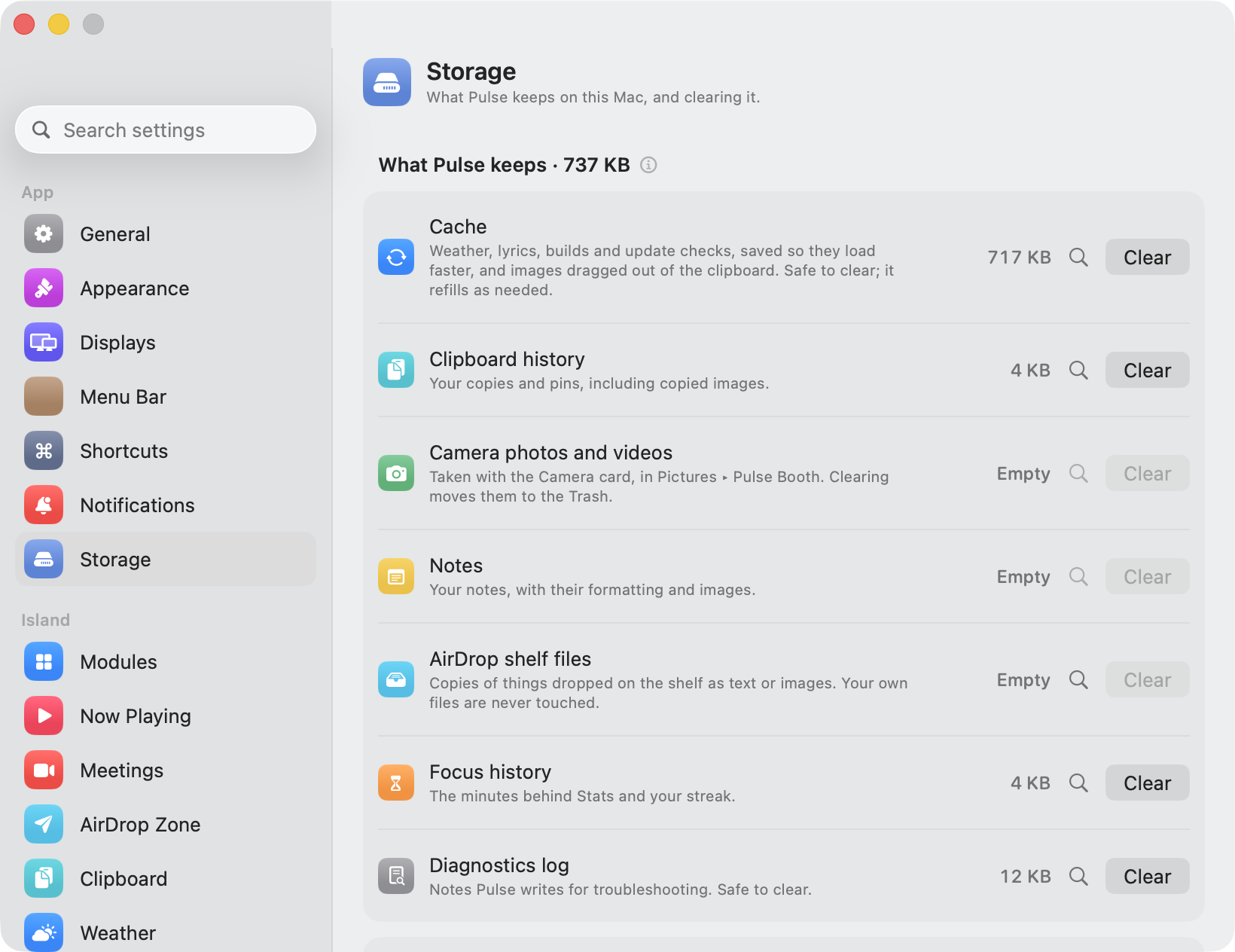 Settings, Storage: the cache, clipboard history, camera photos, notes, shelf files, focus history and log, each with its size, a Show in Finder button and Clear